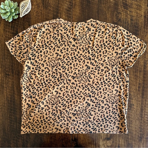 We the Free | Oversized Clarity Tee, Lightweight Leopard Print Crewneck T-Shirt - Picture 5 of 9